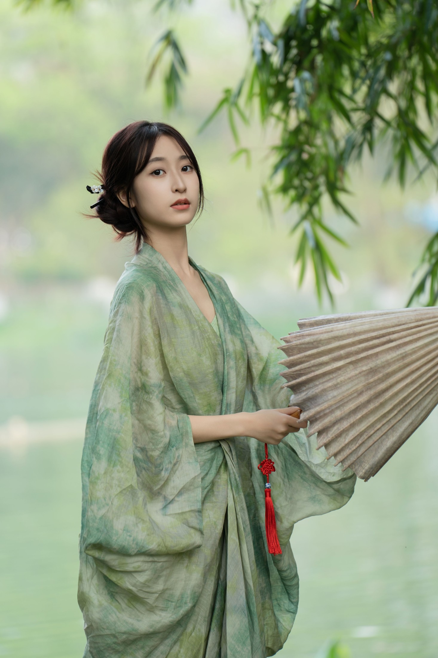 图片[6]-小何 – 《清冷绿色系新中式》[20P]-COS写真在线网