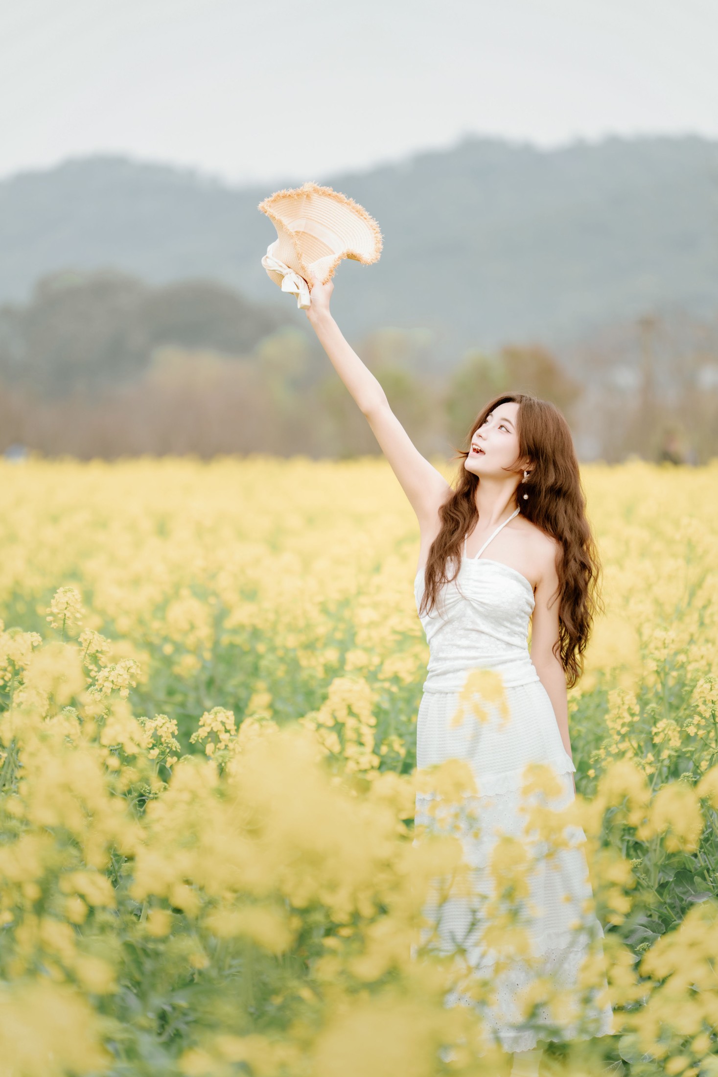 图片[4]-什么时候养小狗 – 《在阴雨天的油菜花田》[29P]-COS写真在线网