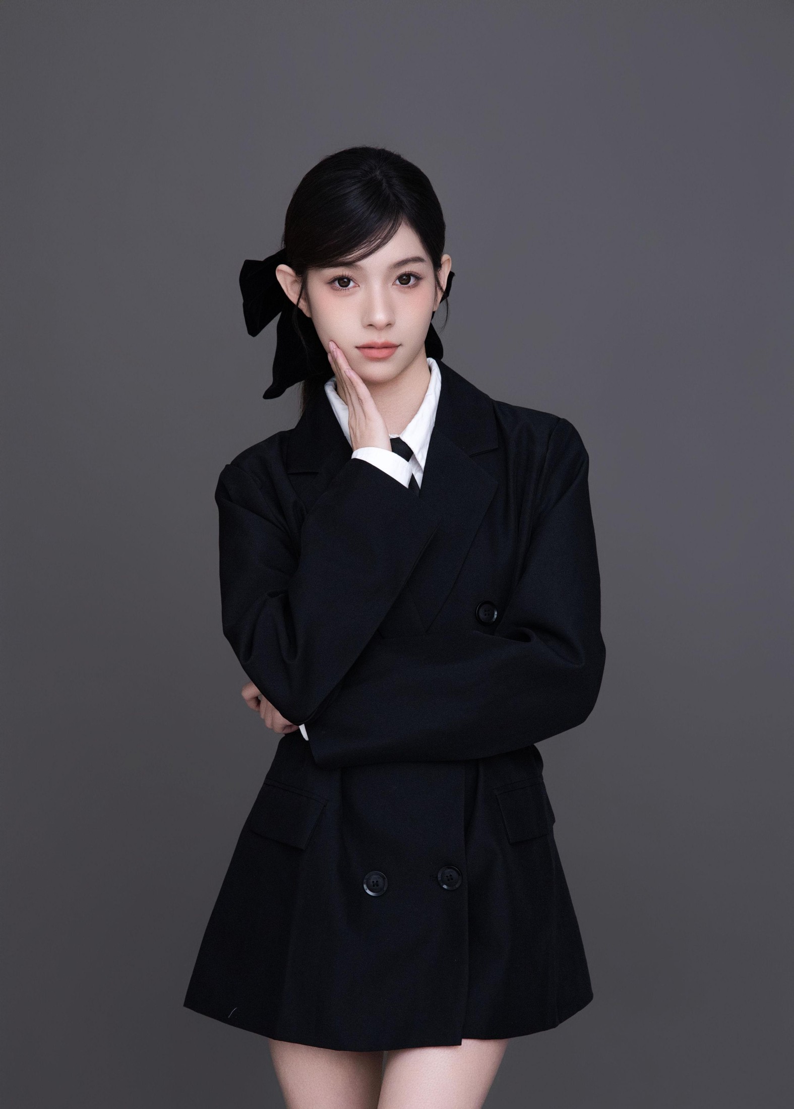 图片[2]-白了还想白 – 《闯入黑色迷雾》[22P]-COS写真在线网