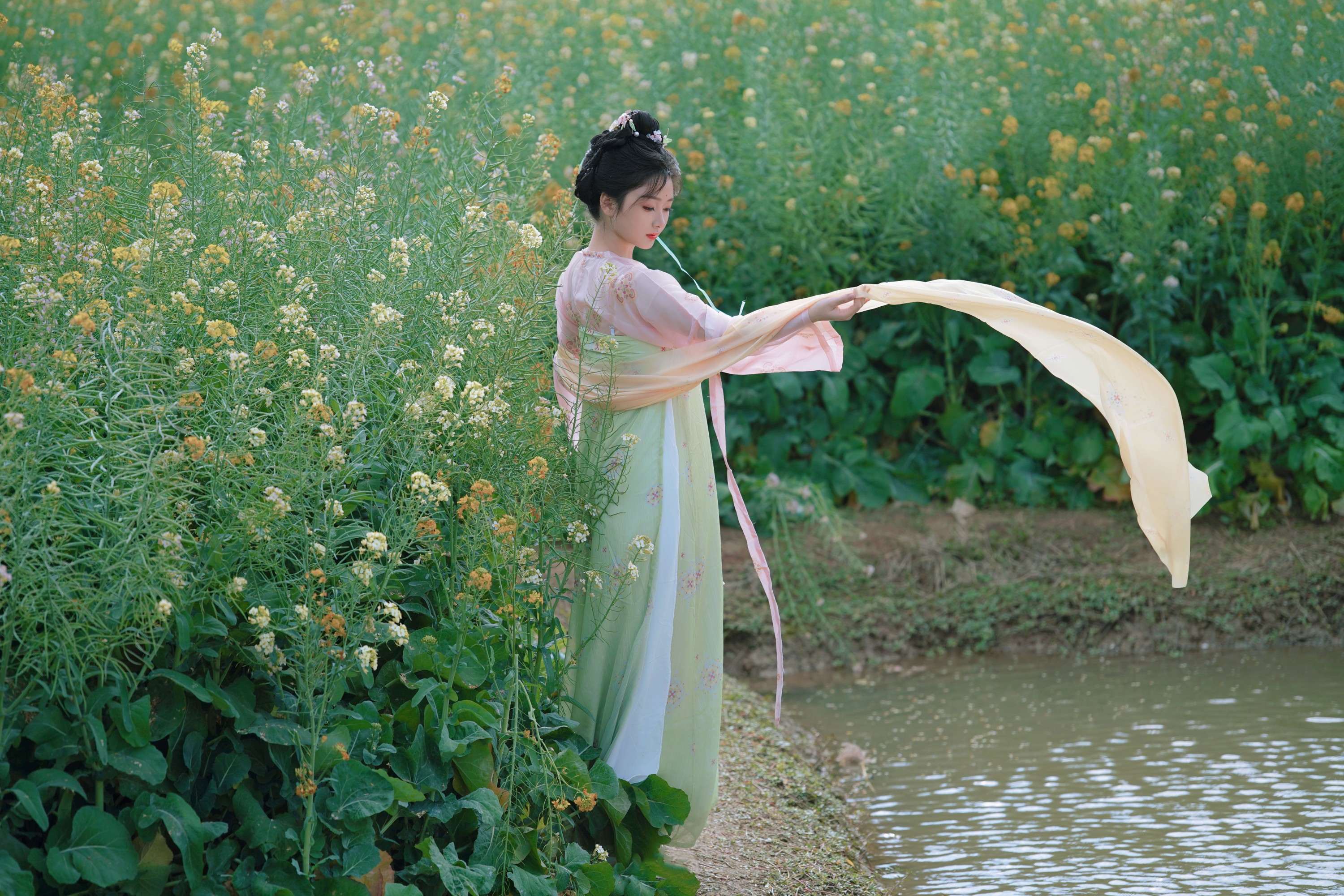 图片[4]-漩涡鸣子 – 《邂逅七彩花田里的仙女》[47P]-COS写真在线网