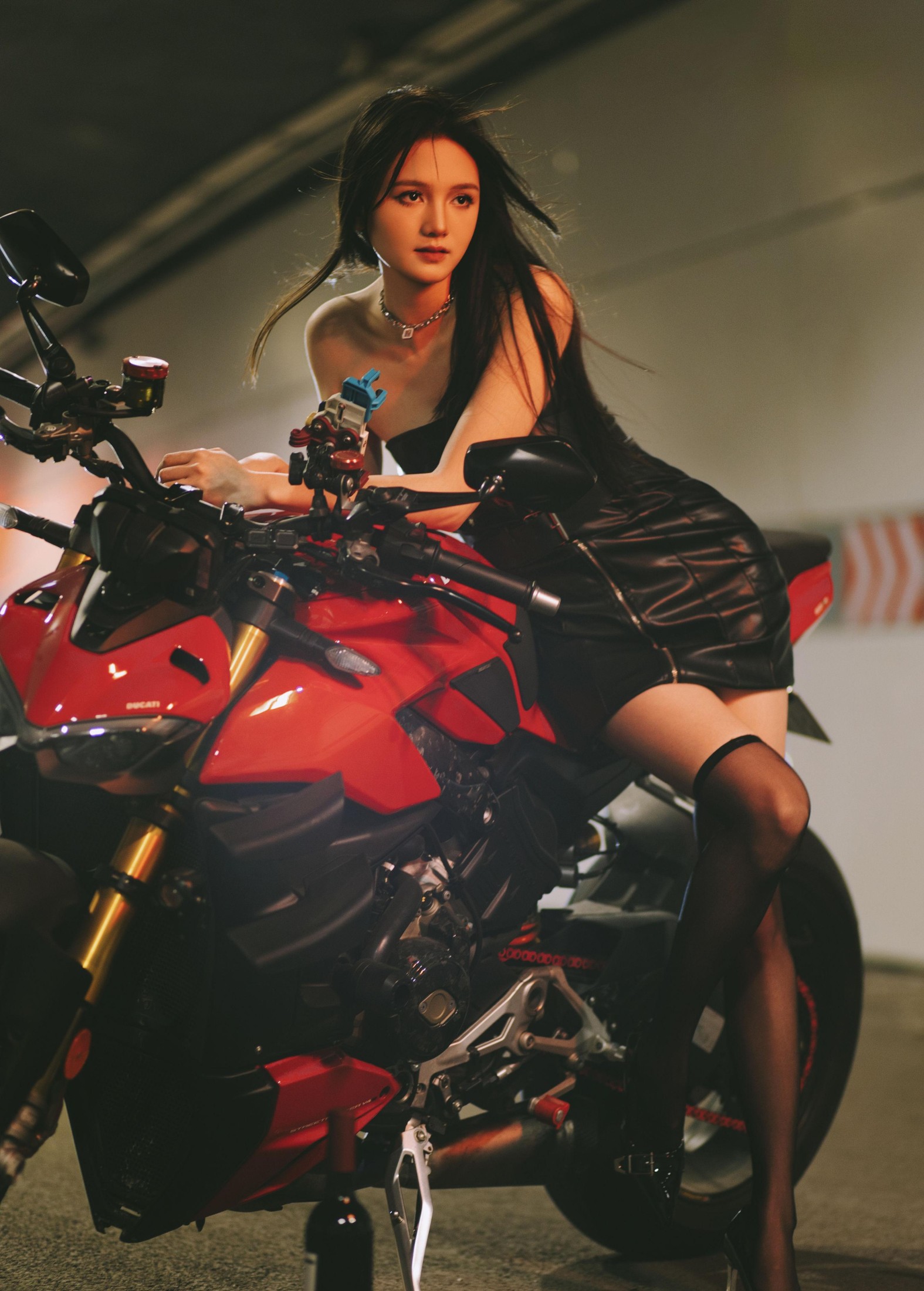 图片[2]-都都 – 《性感机车手》[13P]-COS写真在线网