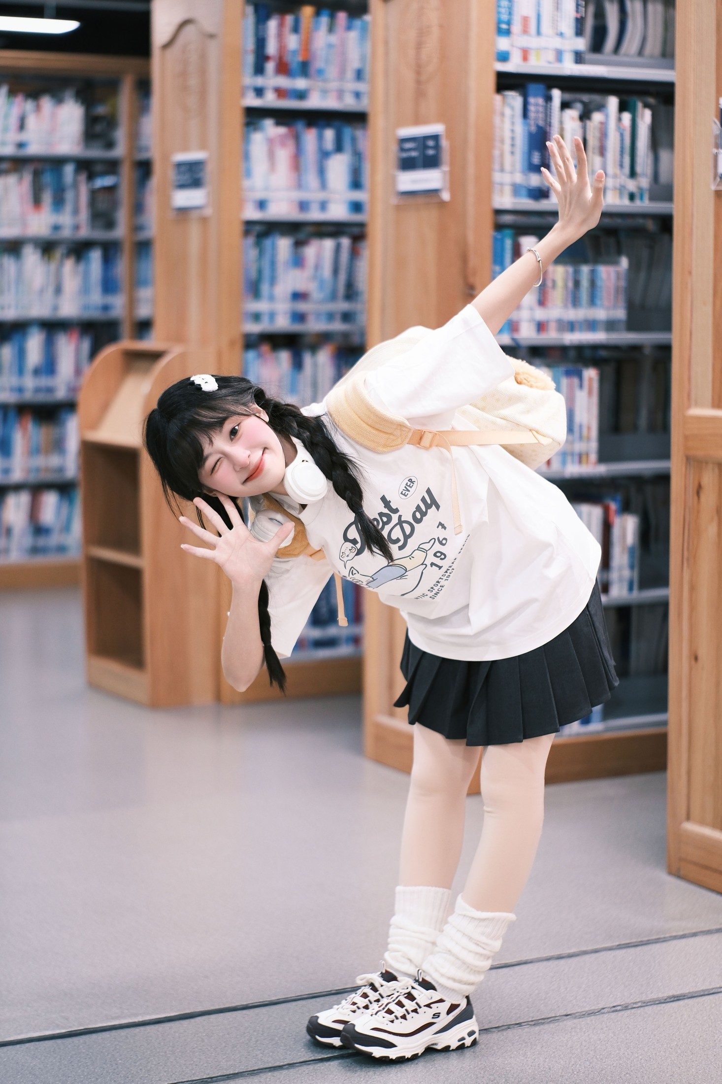 图片[5]-夏芋小年 – 《图书馆女孩》[27P]-COS写真在线网