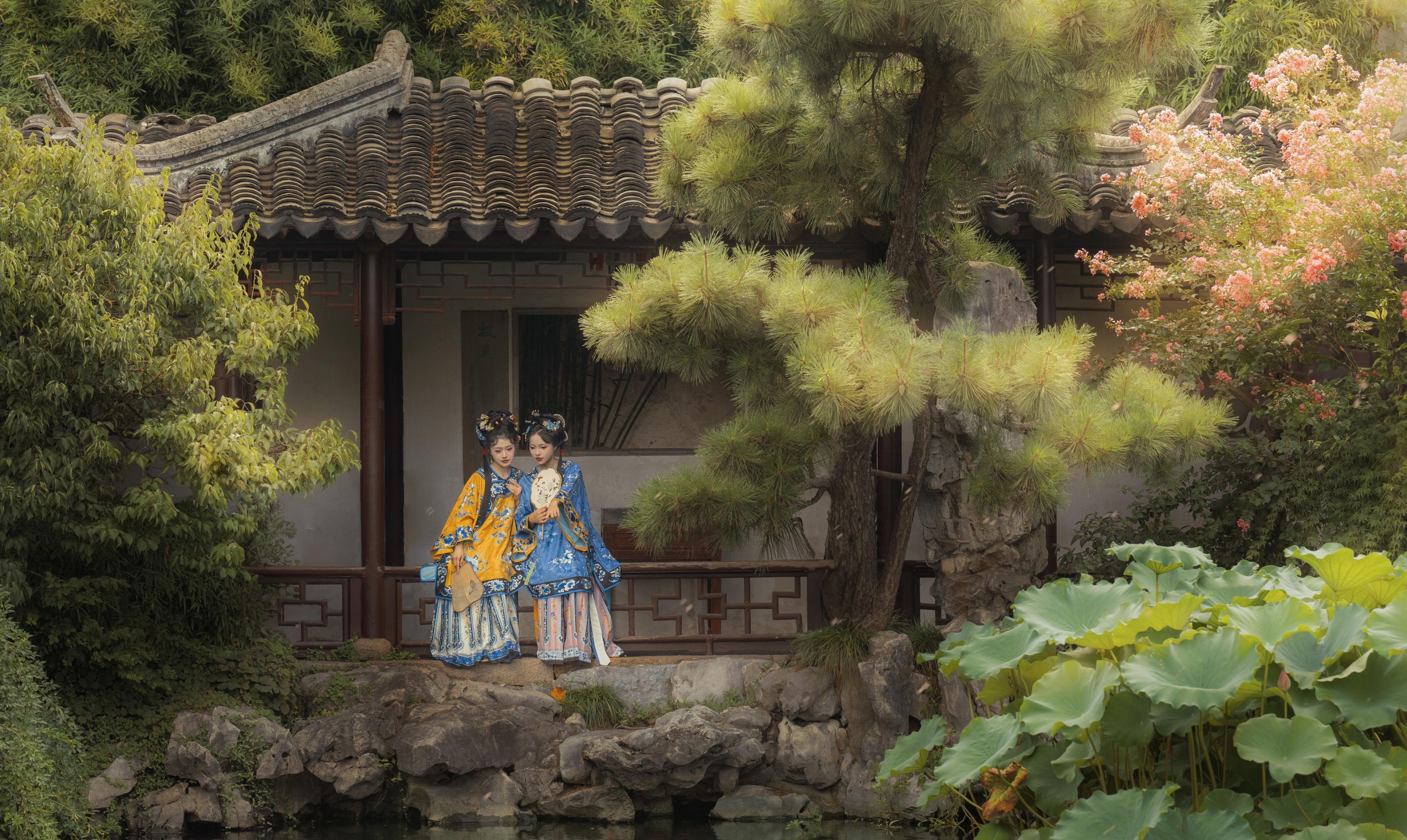 图片[2]-遥七不卖鸡毛菜 曦月云 – 《她和她的故事》[13P]-COS写真在线网
