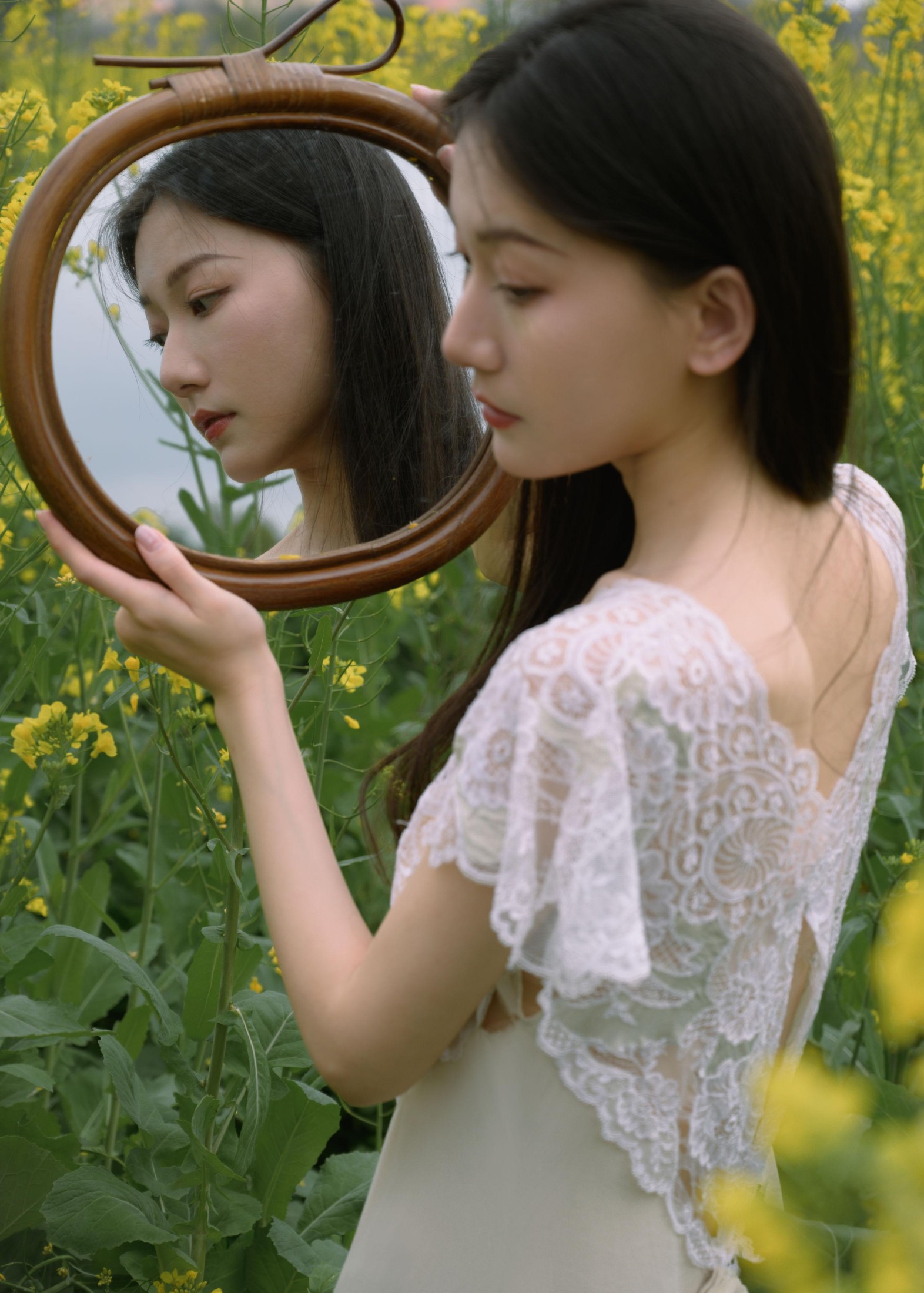 图片[2]-小月 – 《阴天与油菜花》[35P]-COS写真在线网