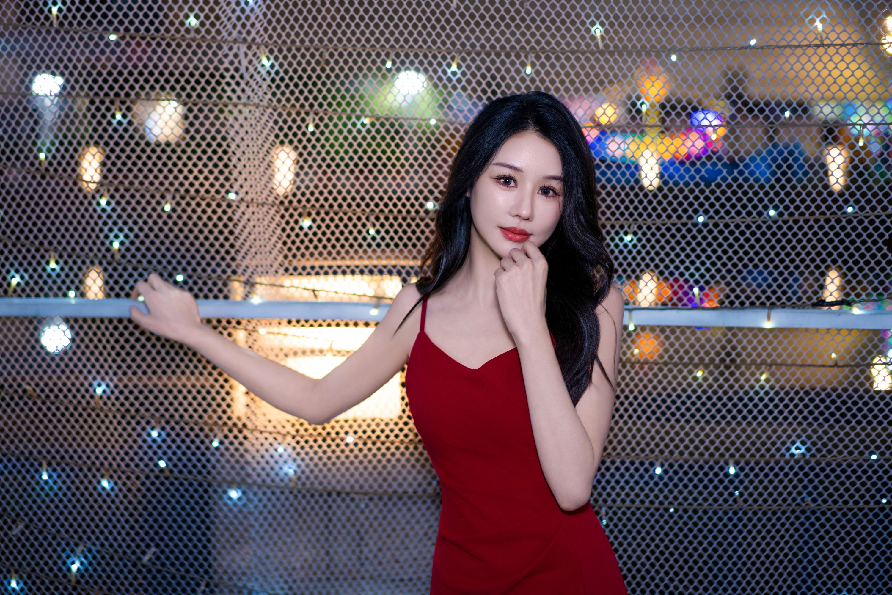 图片[4]-雪莉 – 《千灯湖夜未央：红裙女神的光影诗篇》[18P]-COS写真在线网