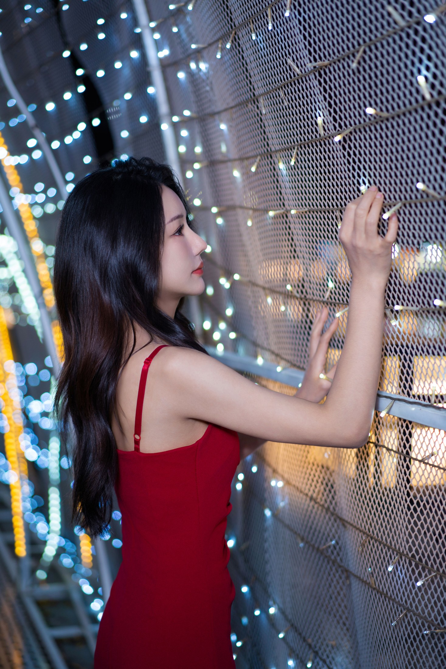 图片[3]-雪莉 – 《千灯湖夜未央：红裙女神的光影诗篇》[18P]-COS写真在线网
