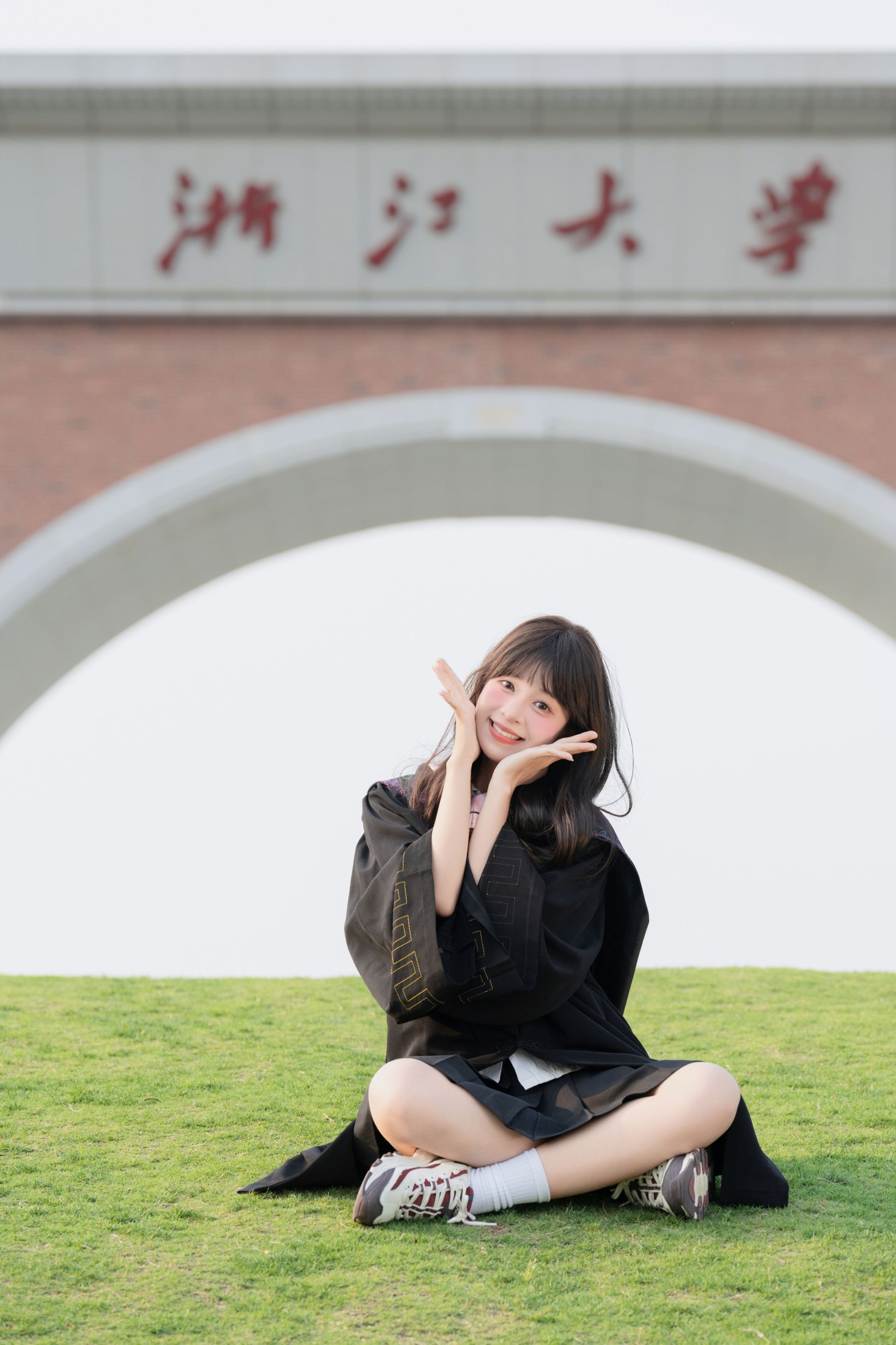 图片[3]-夏芋小年 – 《学士服》[18P]-COS写真在线网