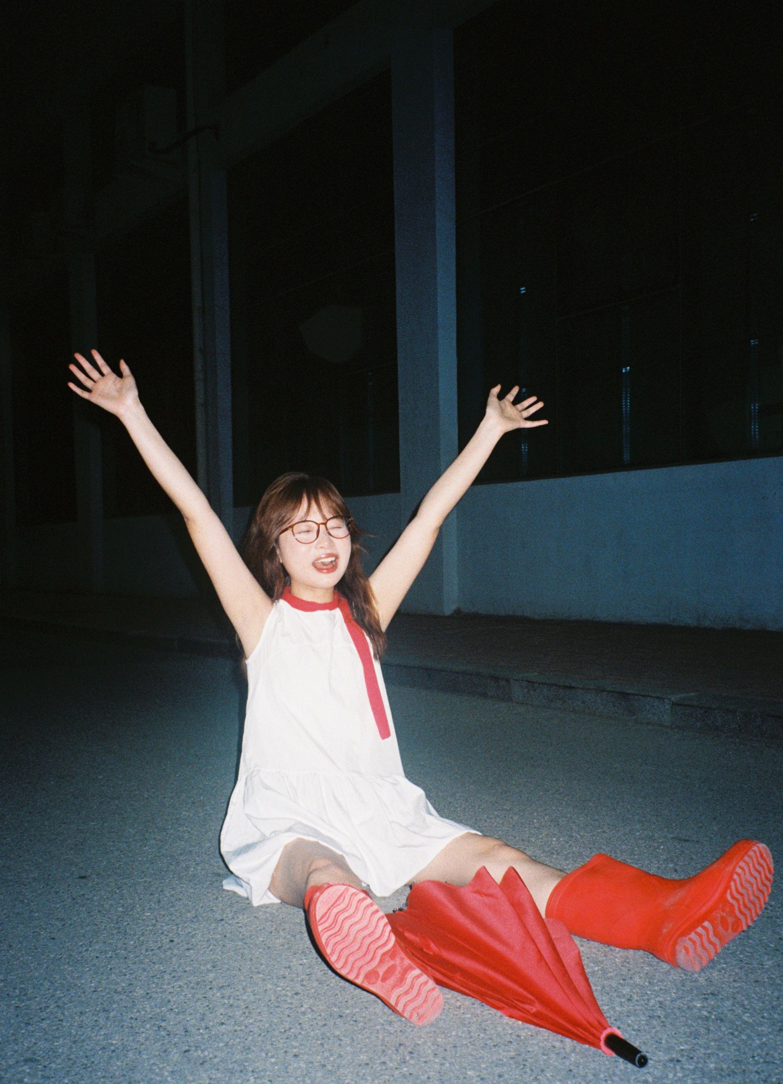 图片[2]-吴椿椿 – 《我的胶片机在晚上也不会撒谎！》[14P]-COS写真在线网