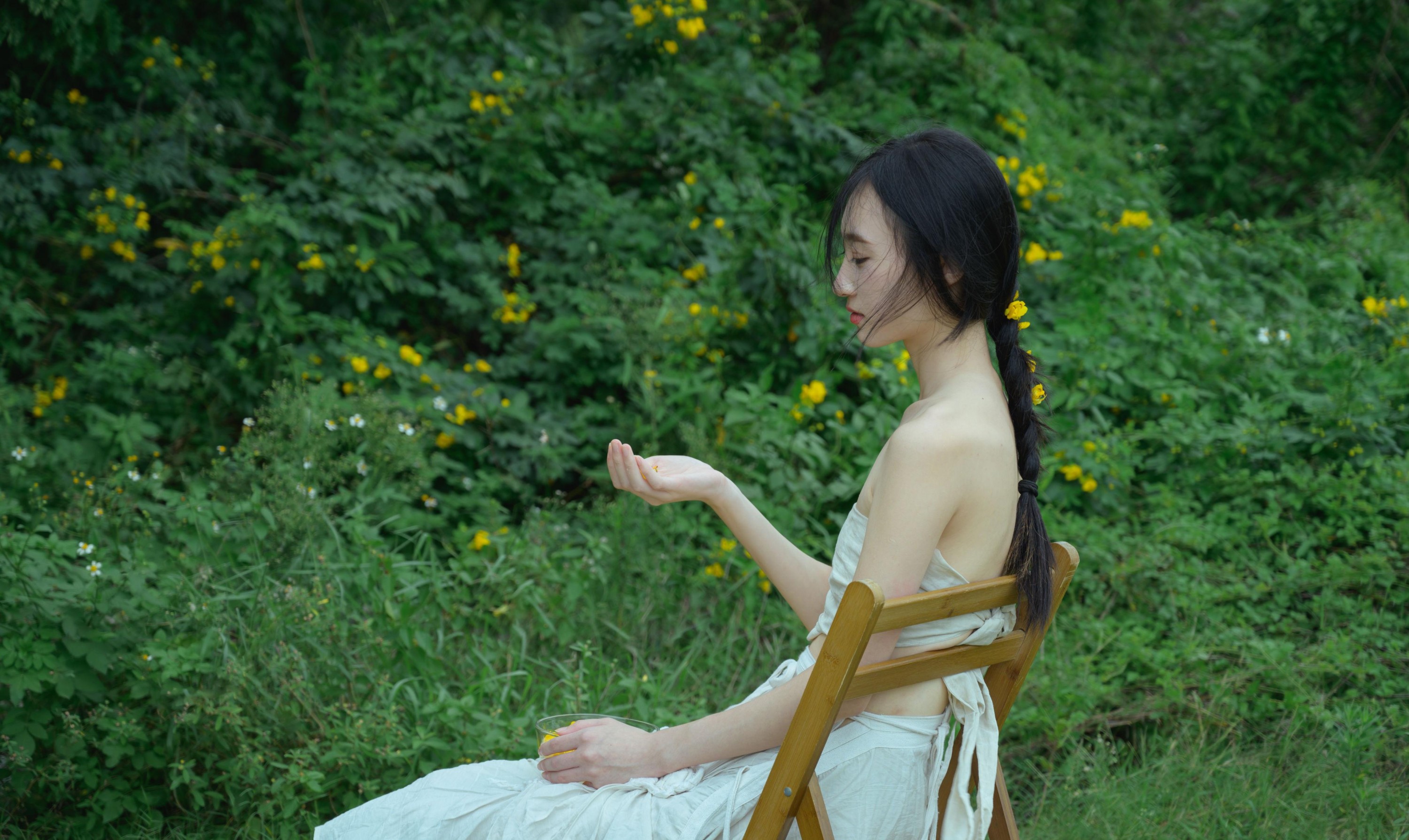 图片[2]-阿吉缘子 – 《黄槐花开》[18P]-COS写真在线网