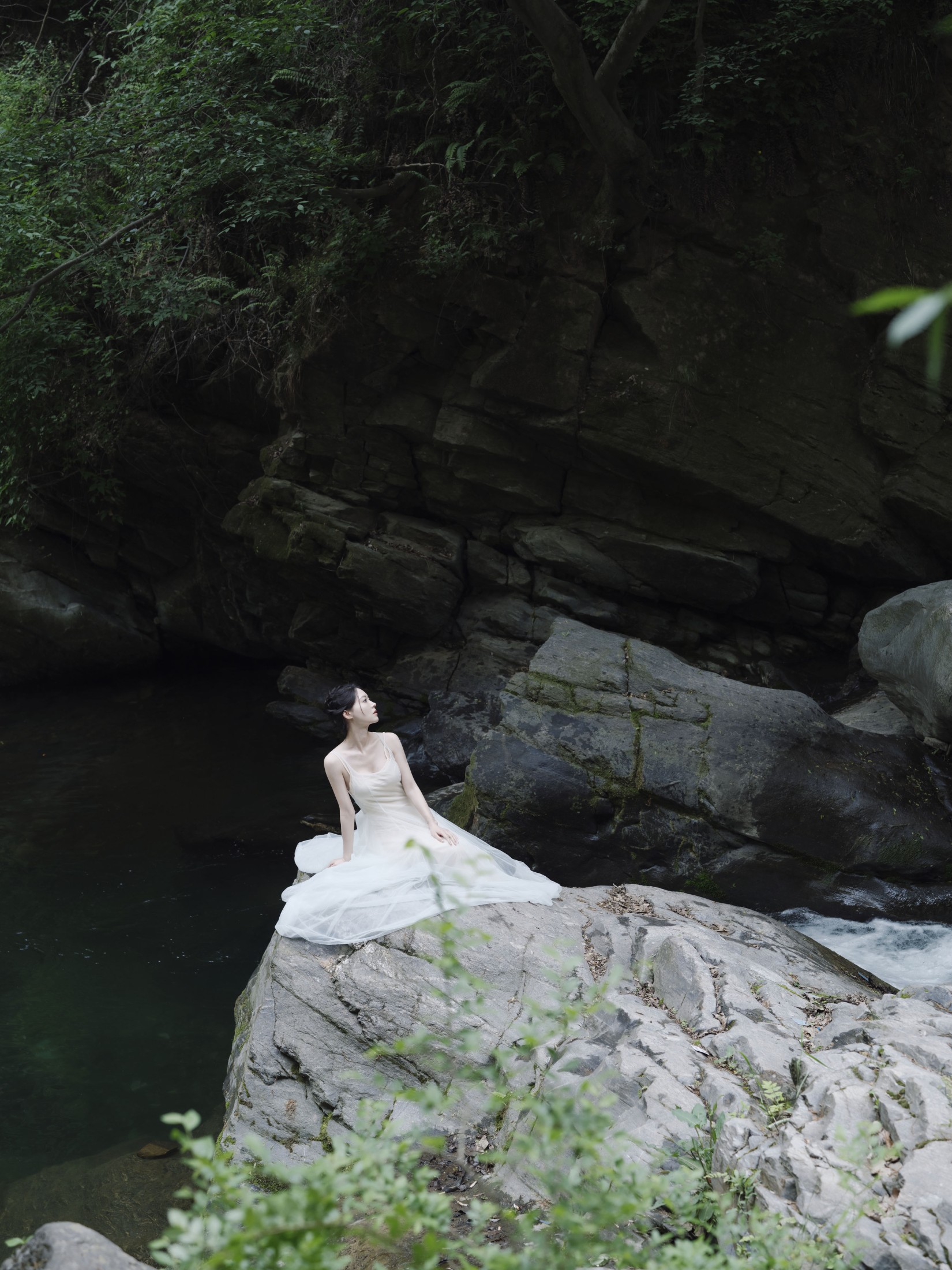 图片[5]-万元里美 – 《破茧》[13P]-COS写真在线网
