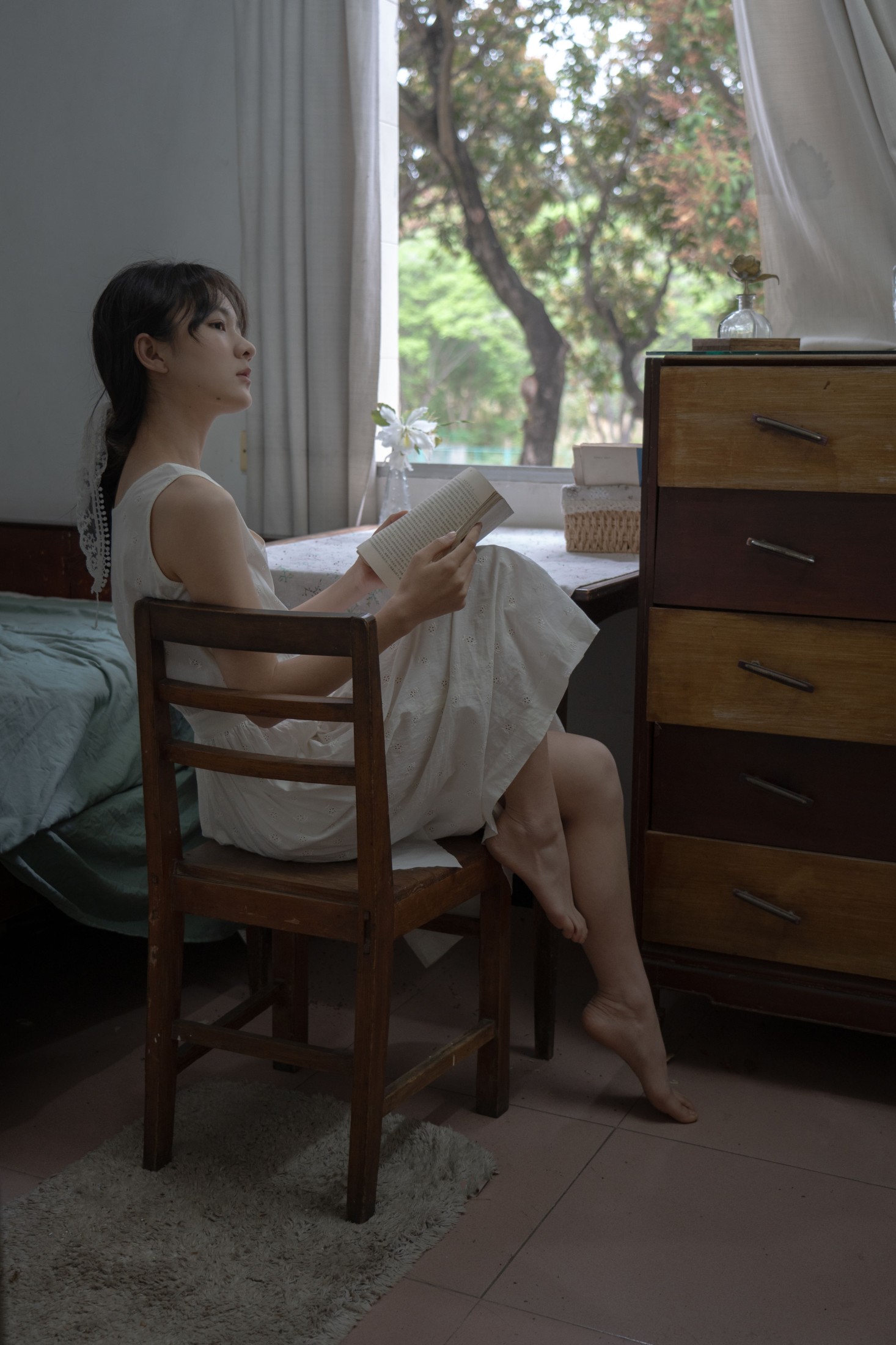 图片[6]-小雨天气 – 《窗畔漫读》[17P]-COS写真在线网