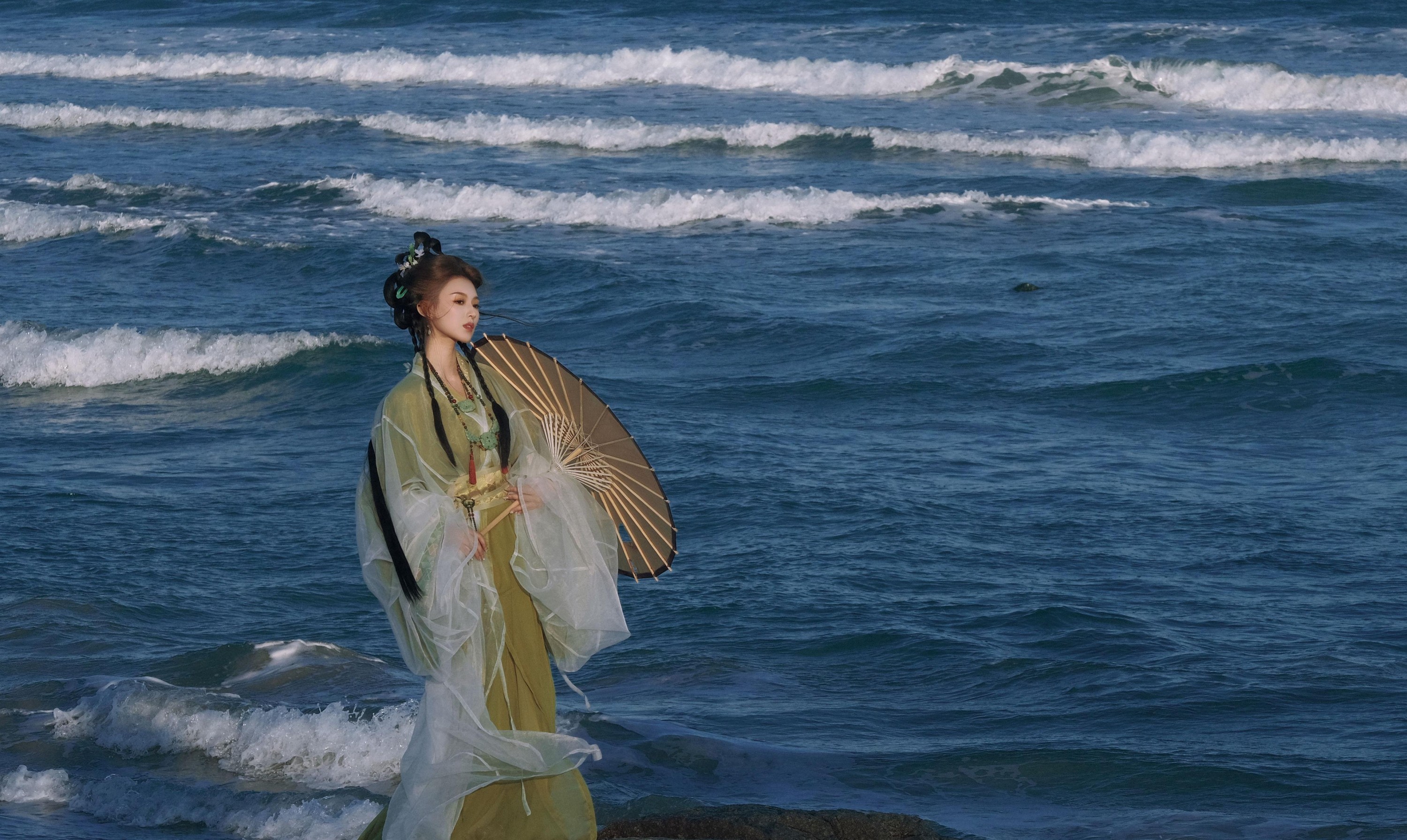图片[2]-田田 – 《浮光绿影》[20P]-COS写真在线网