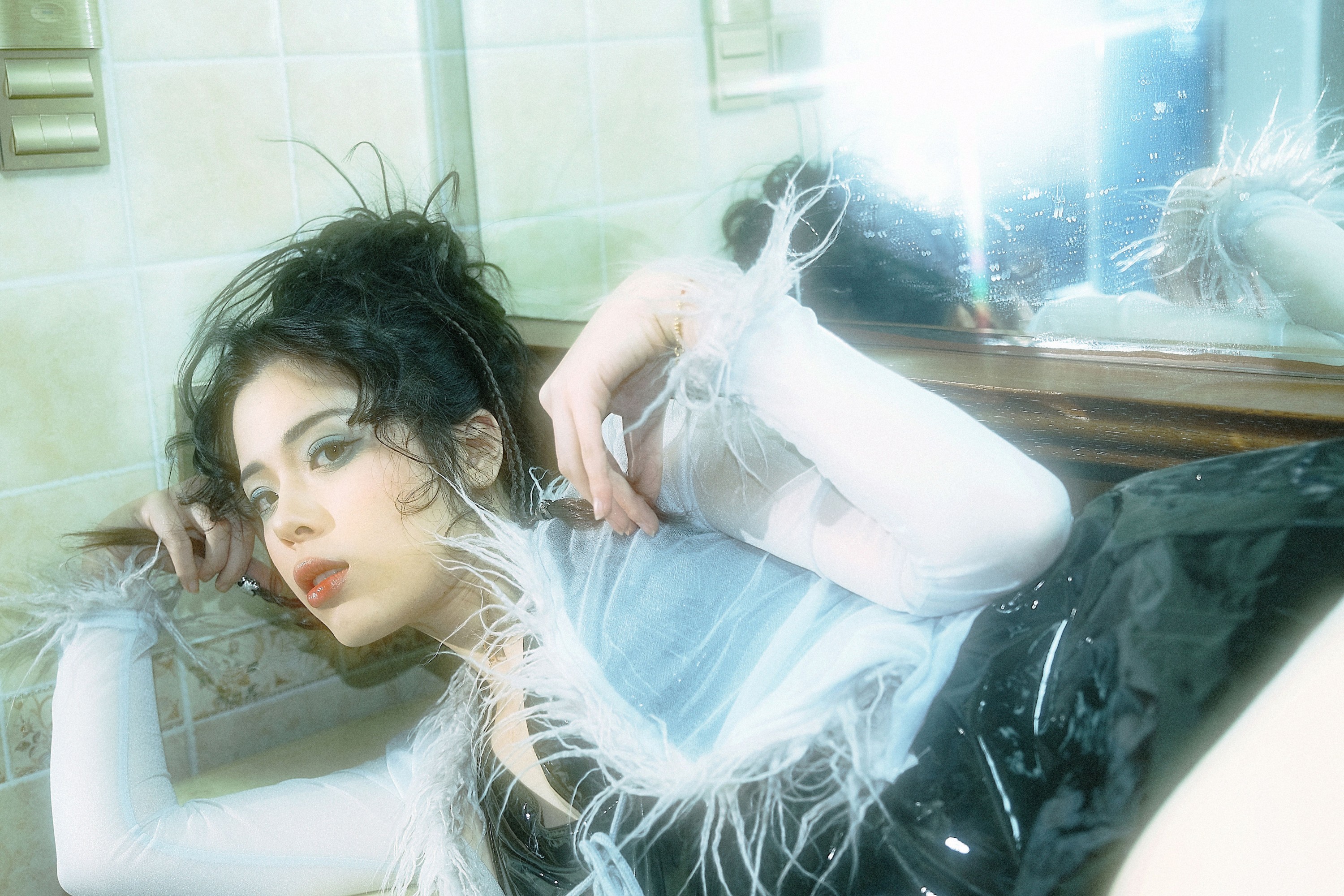 图片[4]-一只仟仟 – 《灯光一闪》[13P]-COS写真在线网