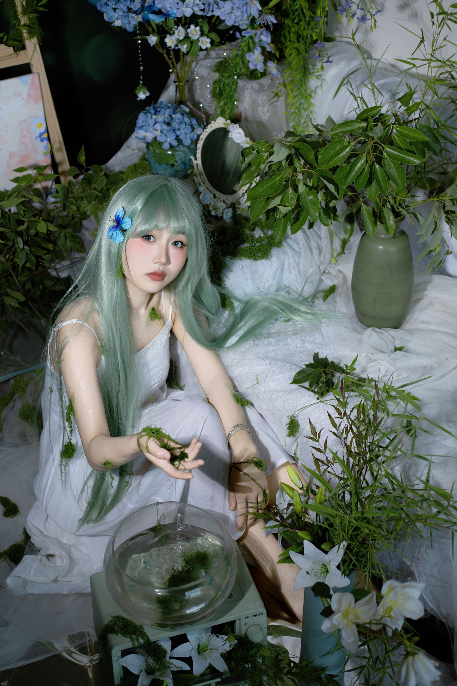 图片[2]-躲进鲨鱼嘴里 – 《我的身体长满苔藓，跌落在潮湿的绿意里》[14P]-COS写真在线网
