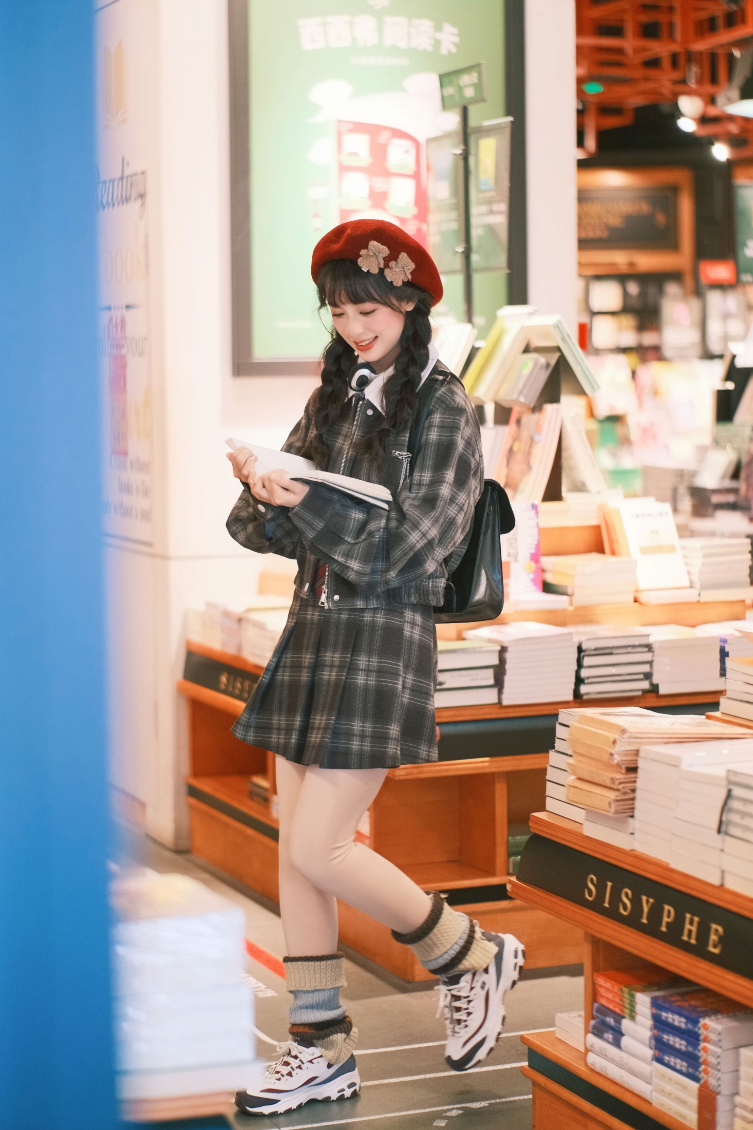图片[4]-夏芋小年 – 《书店女孩》[20P]-COS写真在线网