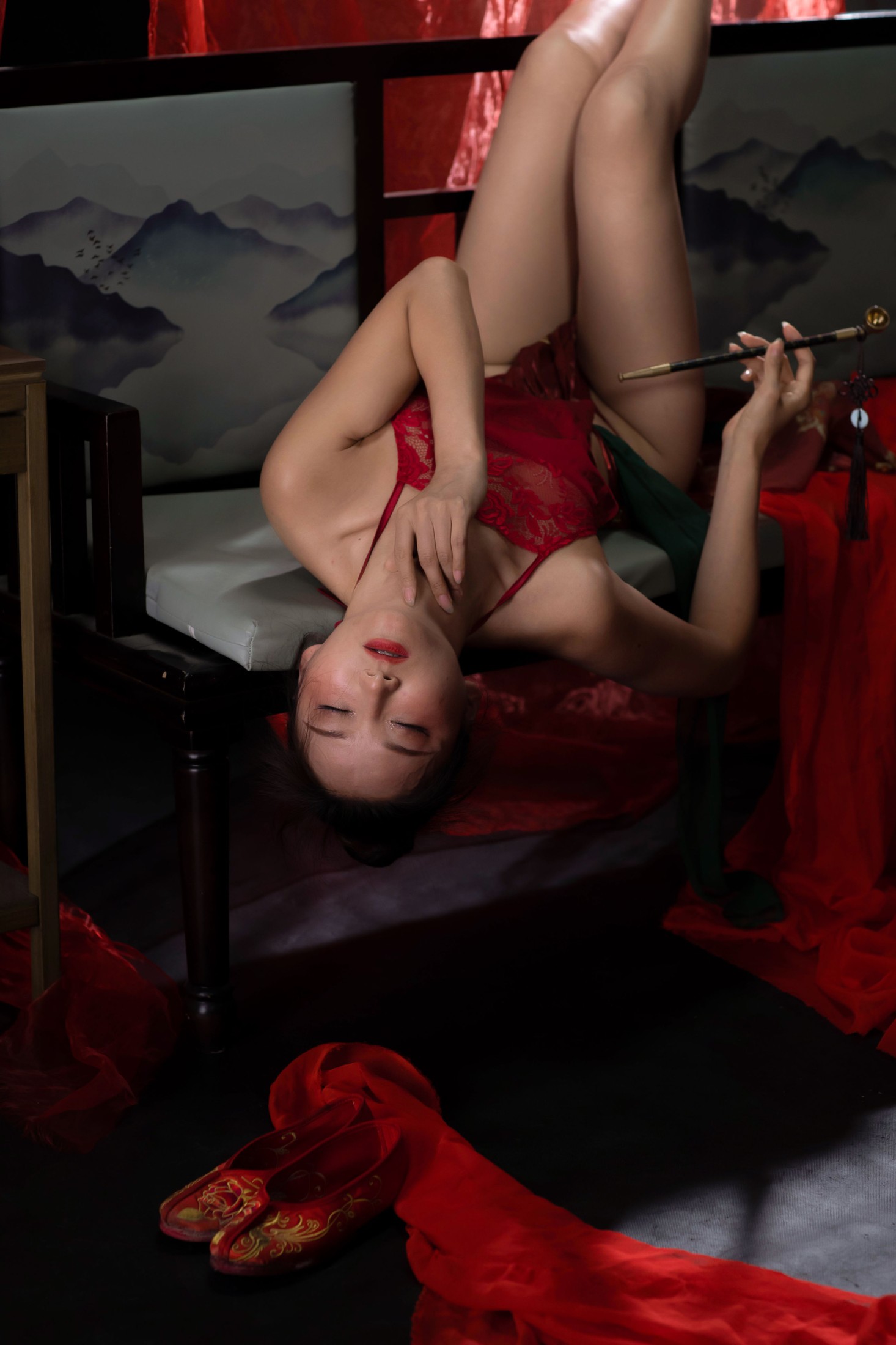 图片[6]-微微 – 《红帐掩映的女子》[18P]-COS写真在线网