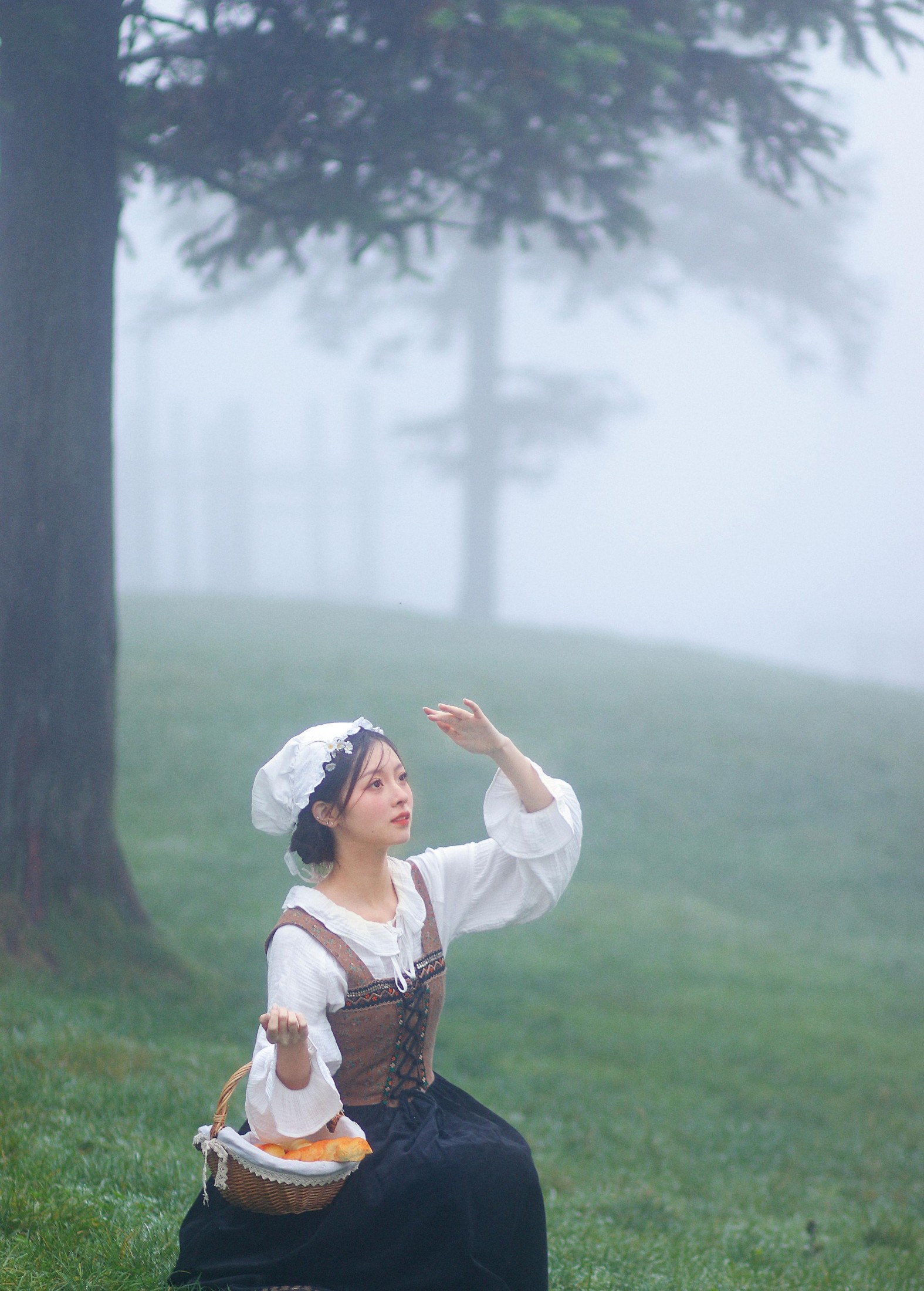 图片[2]-鹿离 – 《迷雾森林的牧羊少女》[13P]-COS写真在线网