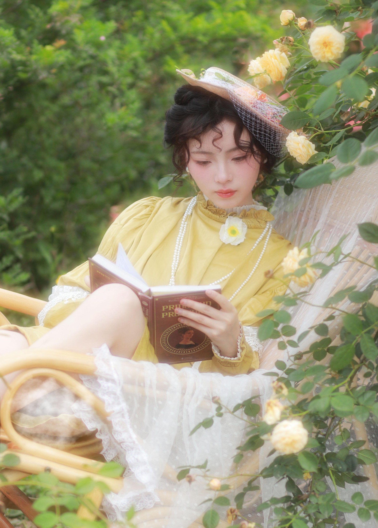 图片[2]-鹿离 – 《庄园少女～在浪漫的小花园小憩》[16P]-COS写真在线网