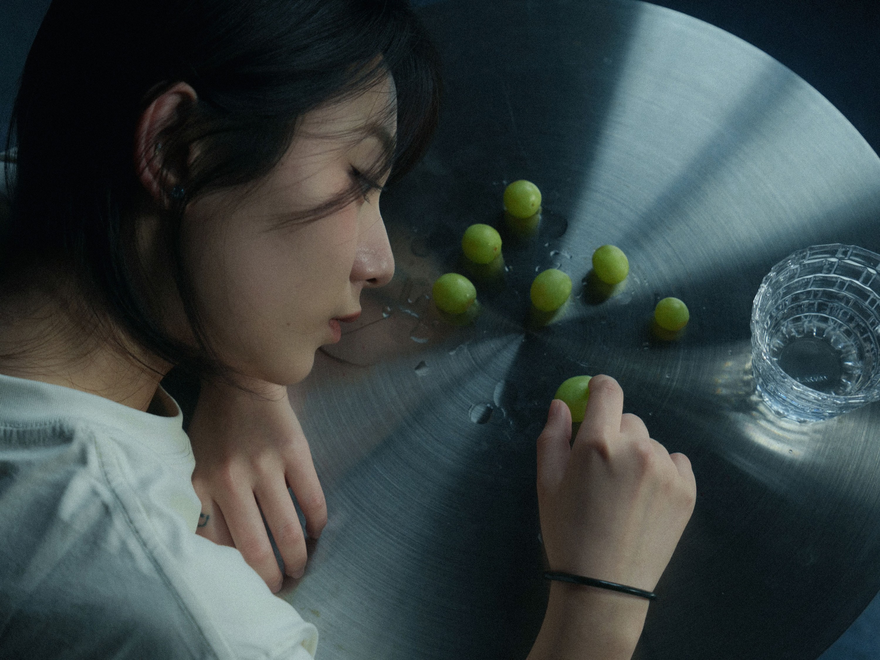 图片[5]-腊月 – 《情绪隐藏着光影中》[15P]-COS写真在线网