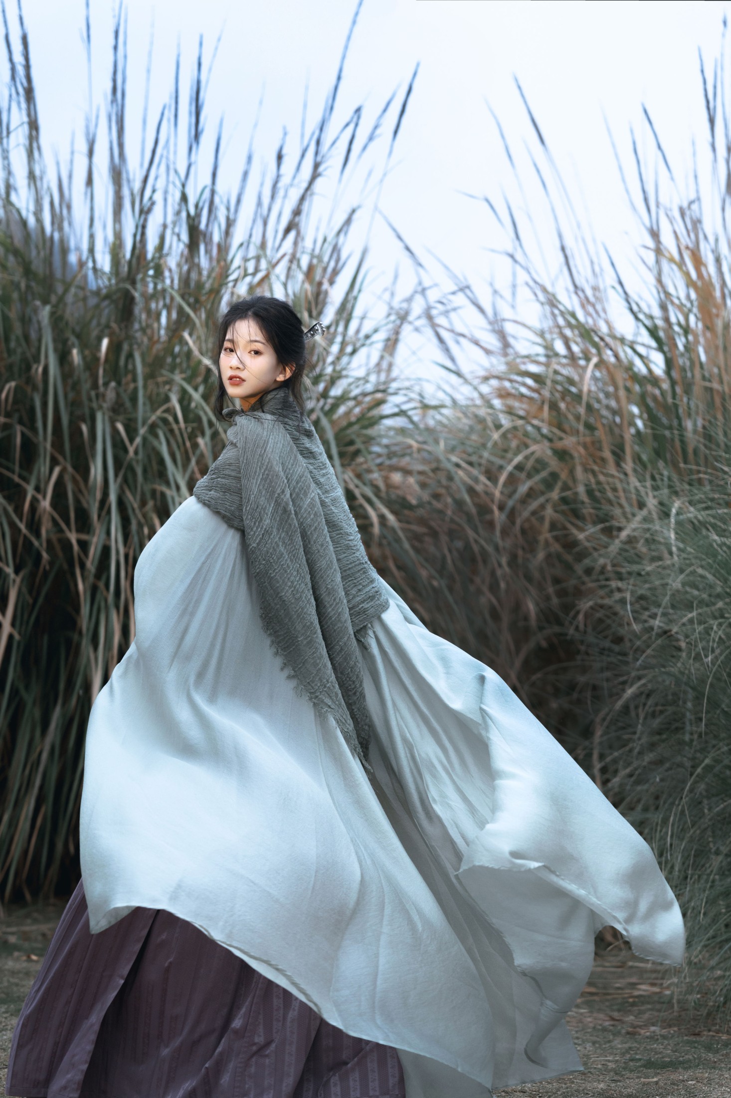 图片[3]-二一芝 – 《风又起，叶落地》[19P]-COS写真在线网