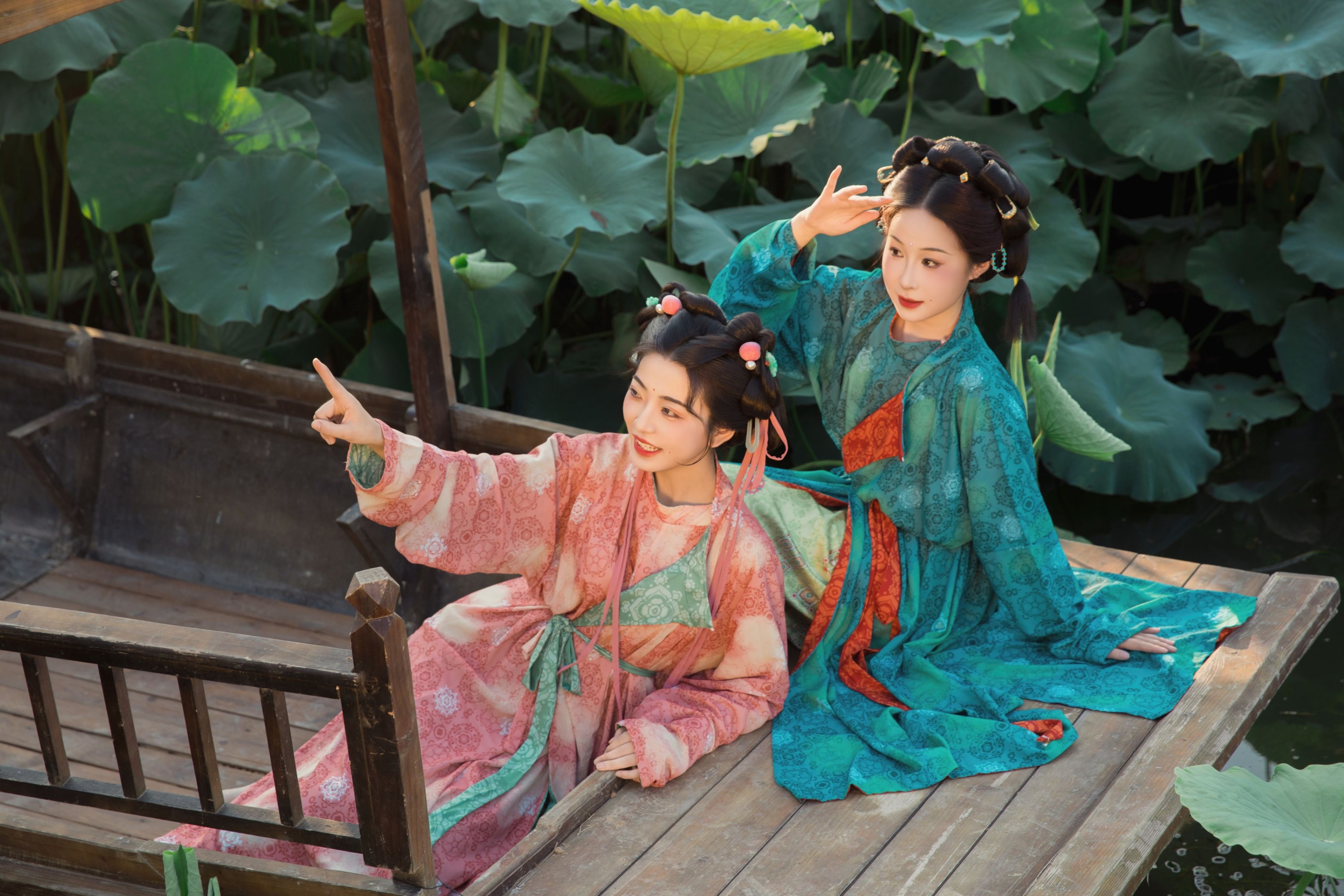 图片[5]-小薯片儿 艾艾 – 《就跟我一起出去玩吧》[20P]-COS写真在线网