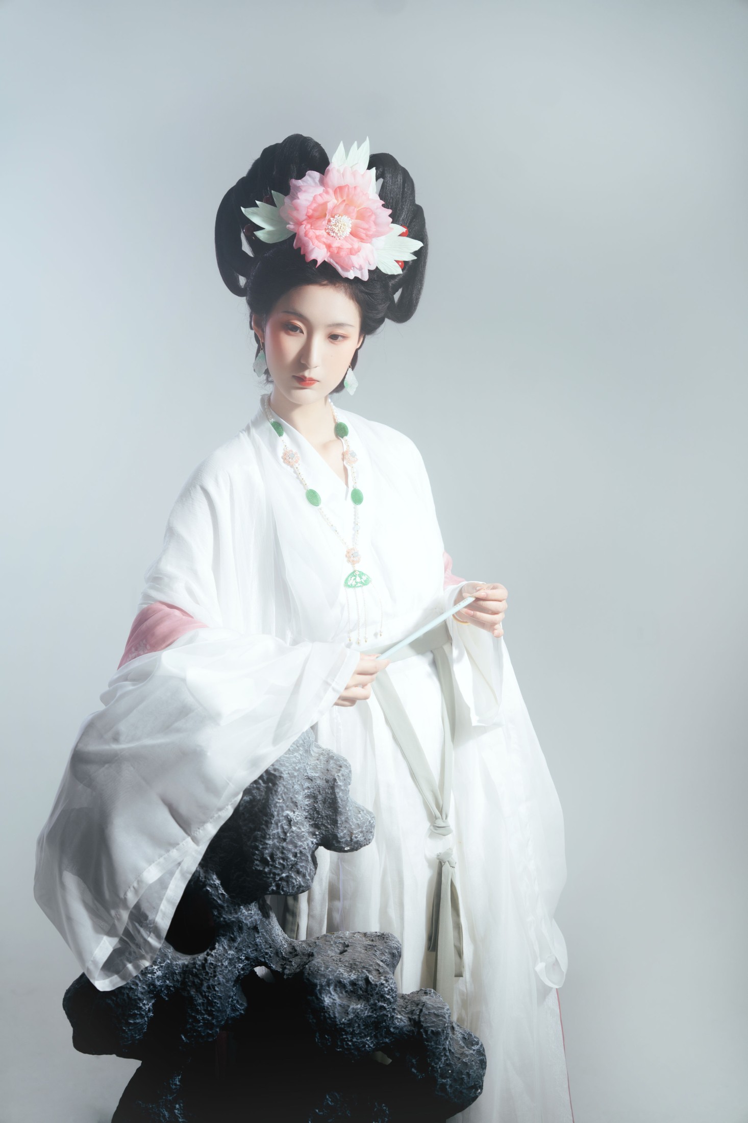 图片[3]-荷里寒 – 《瓷人仿妆 • 思凡》[13P]-COS写真在线网
