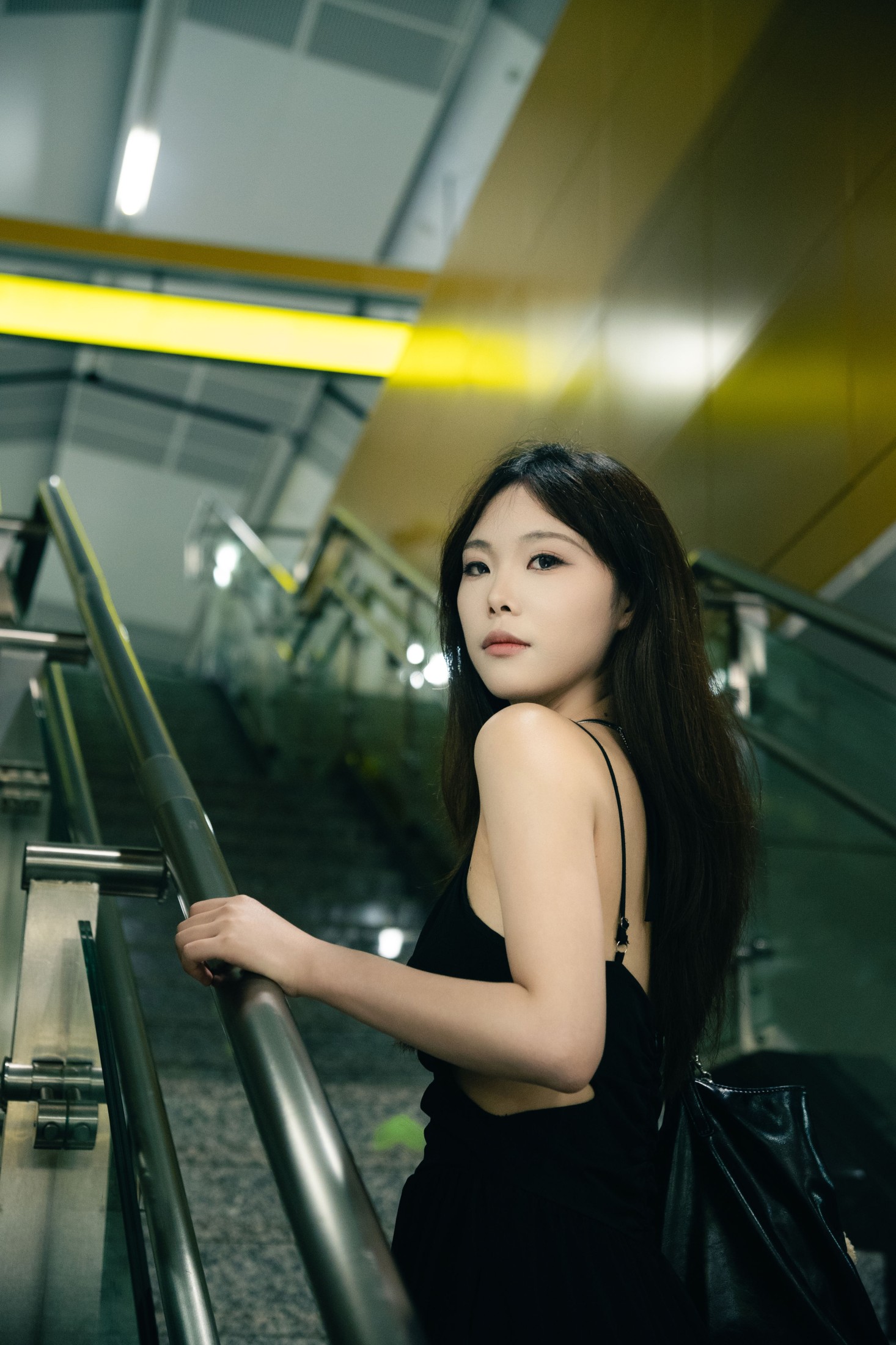 图片[5]-苏打饼干 – 《地铁站暗调》[17P]-COS写真在线网