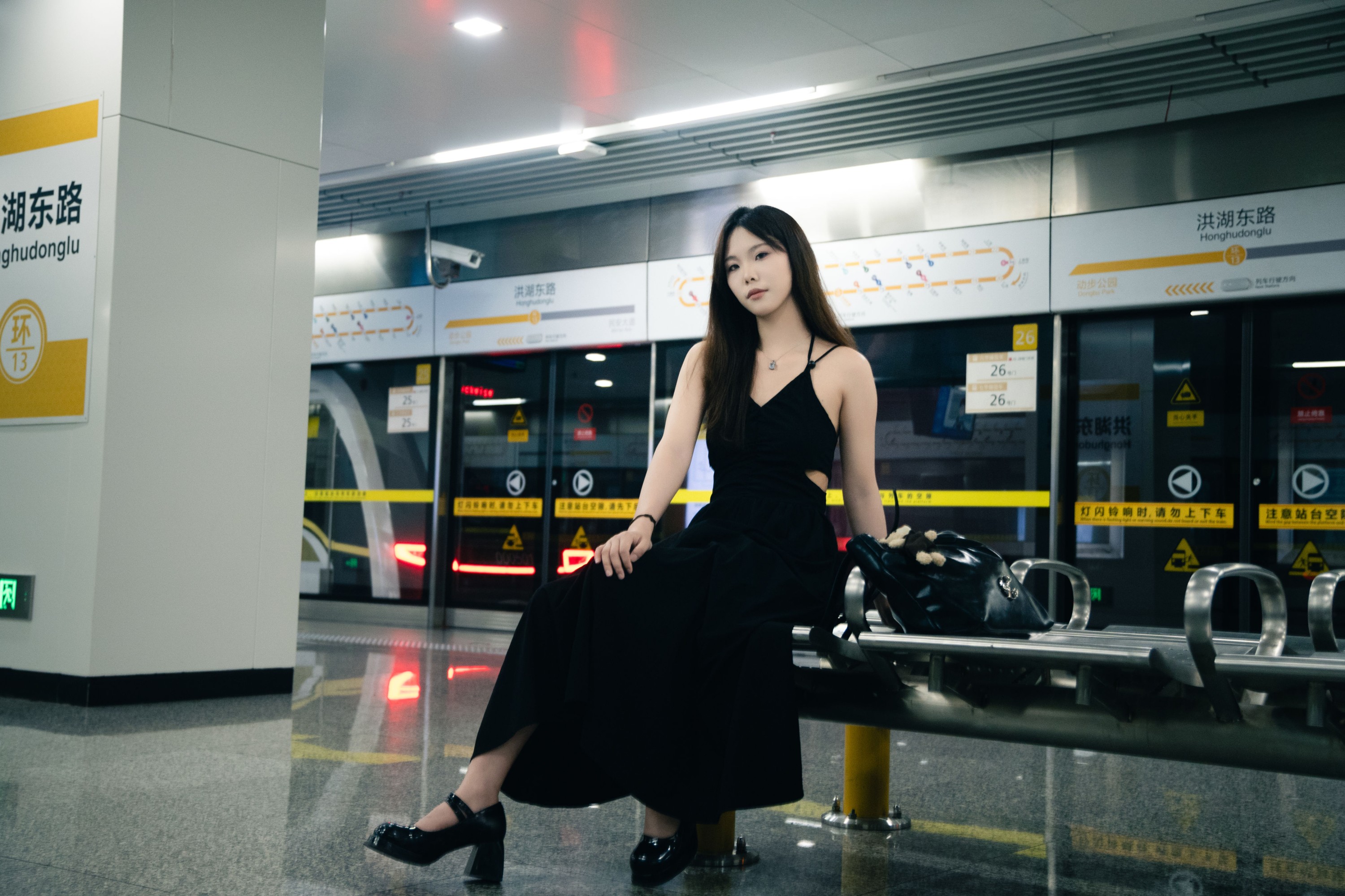 图片[3]-苏打饼干 – 《地铁站暗调》[17P]-COS写真在线网