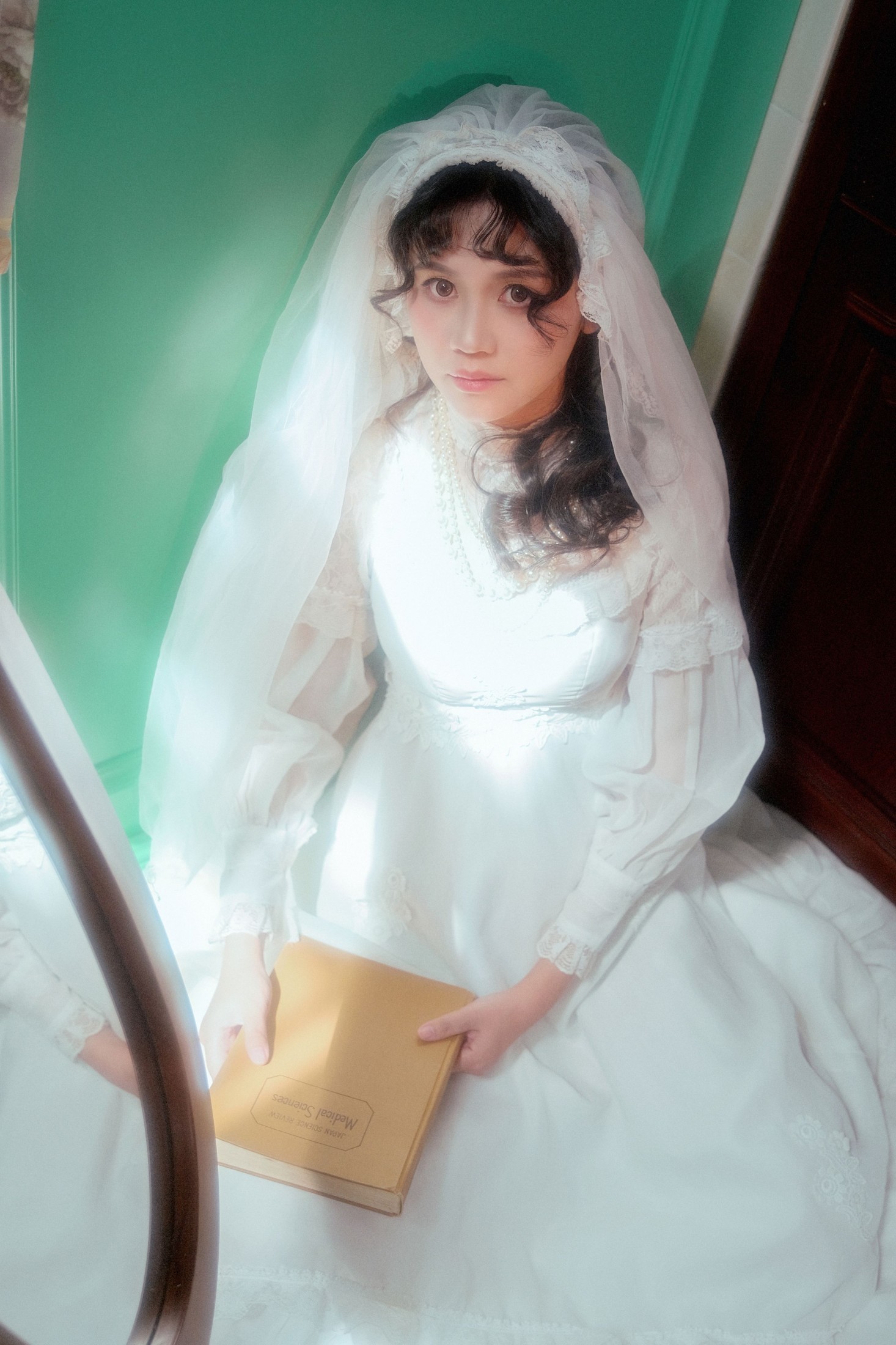 钟灵 – 《复古婚纱》[27P]-COS写真在线网