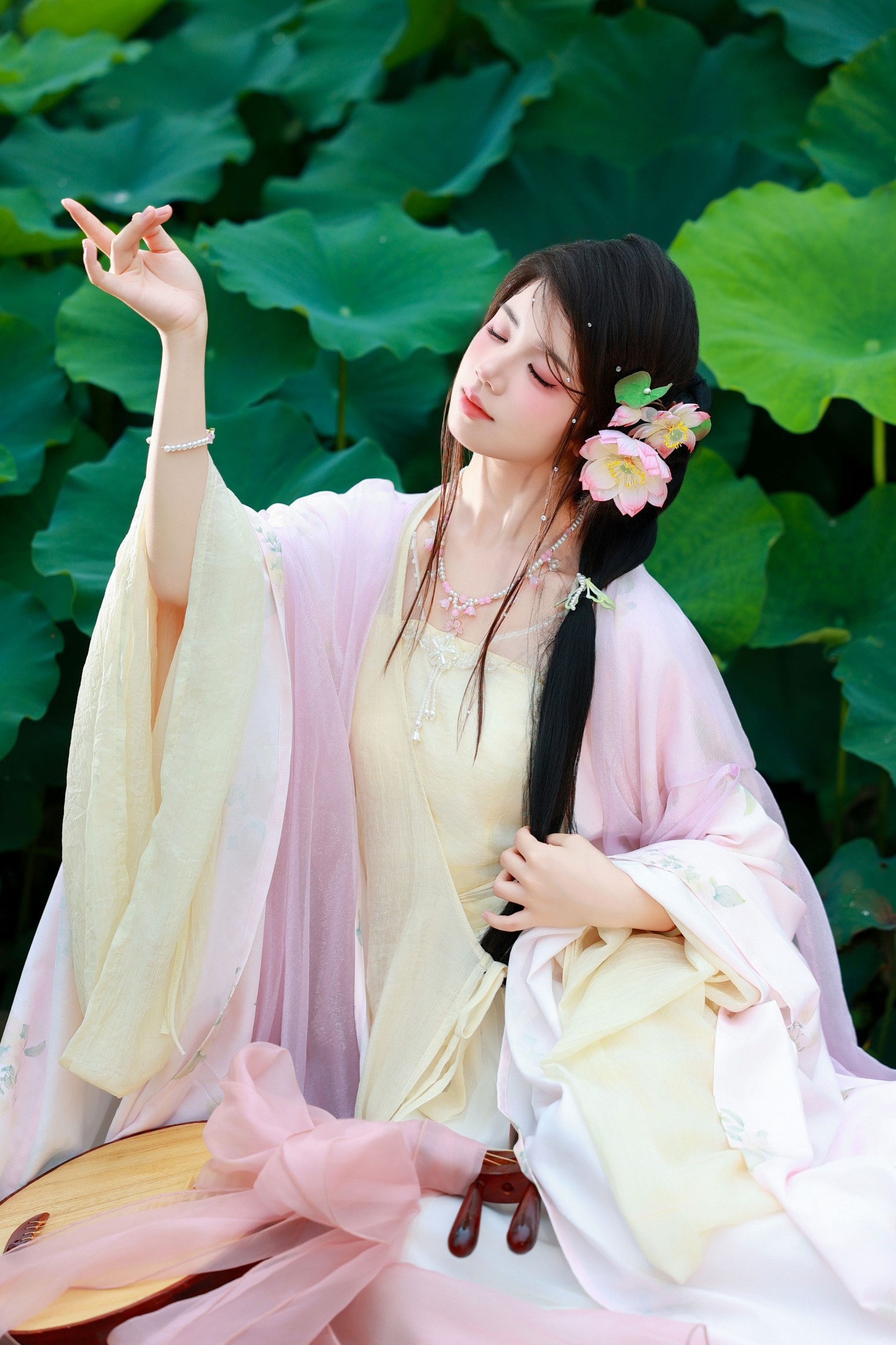 小杜同学 – 《蕊花中》[56P]-COS写真在线网