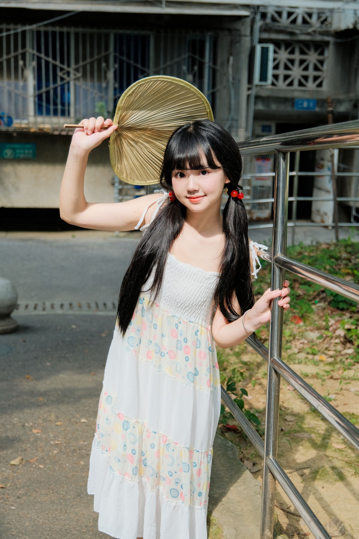 小梨花儿 – 《日系老小区拍照》[31P]-COS写真在线网