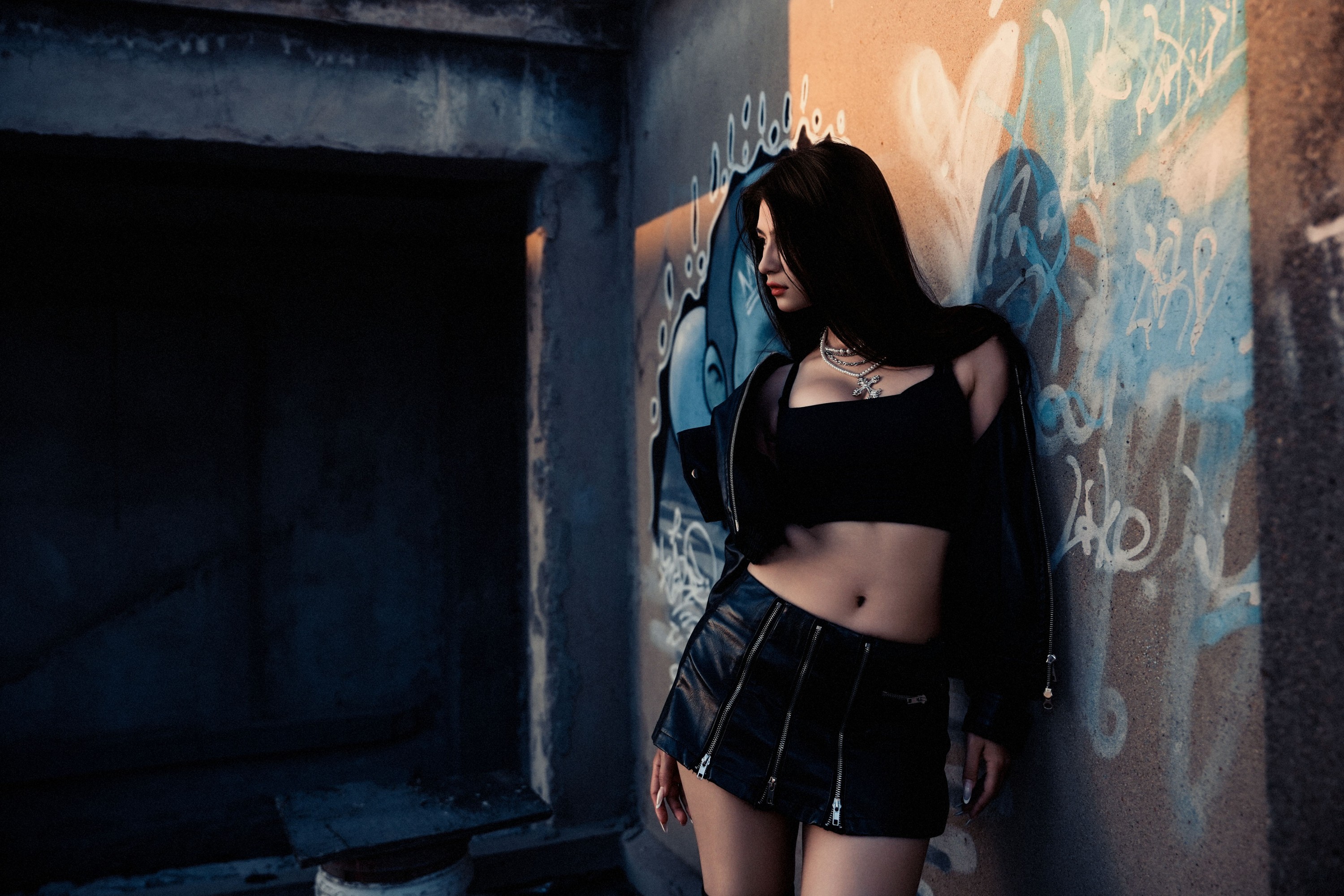 麦迪 – 《天台日落和她》[13P]-COS写真在线网