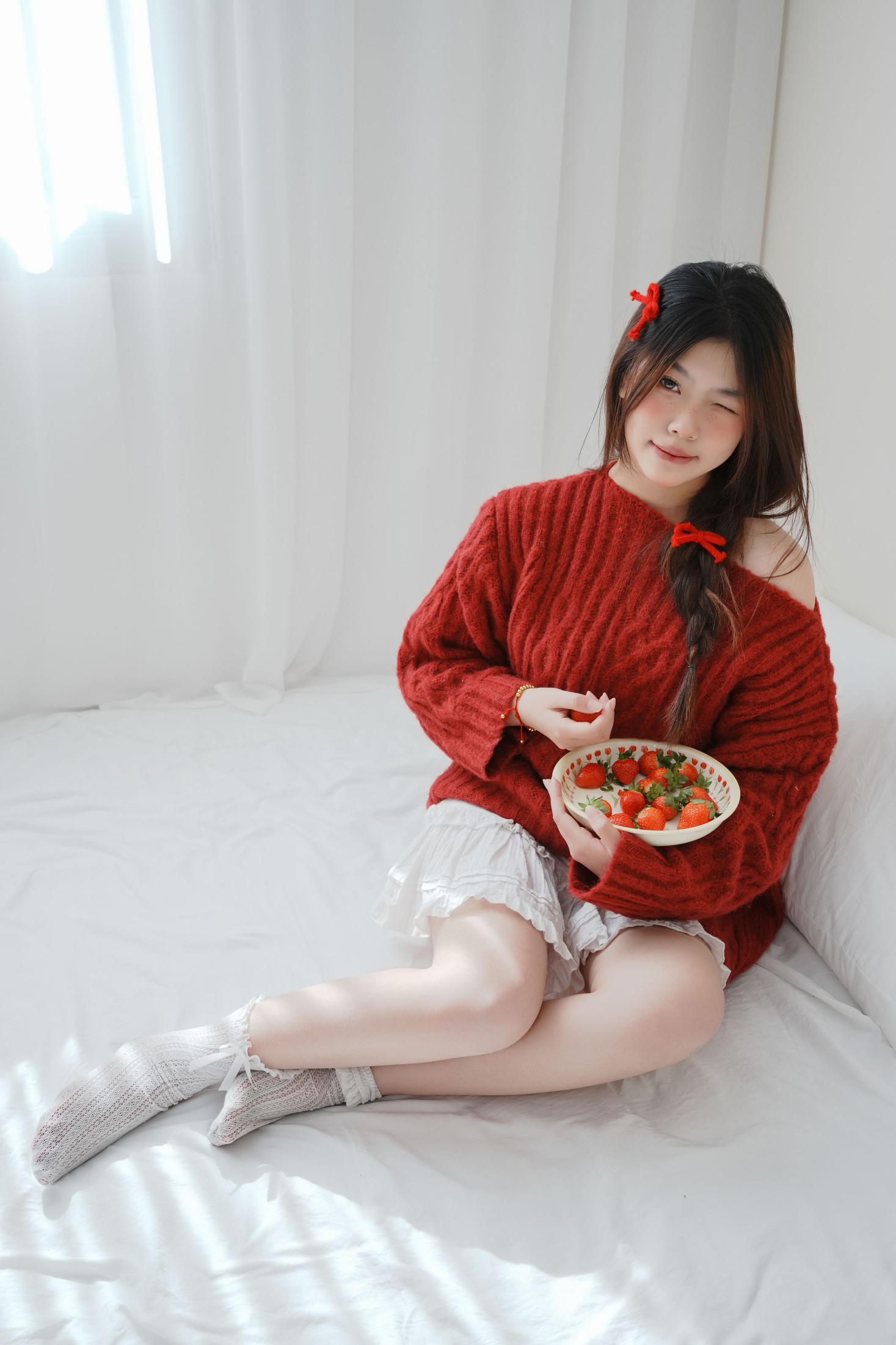 图片[3]-静静已 – 《草莓 小白裙室内》[16P]-COS写真在线网