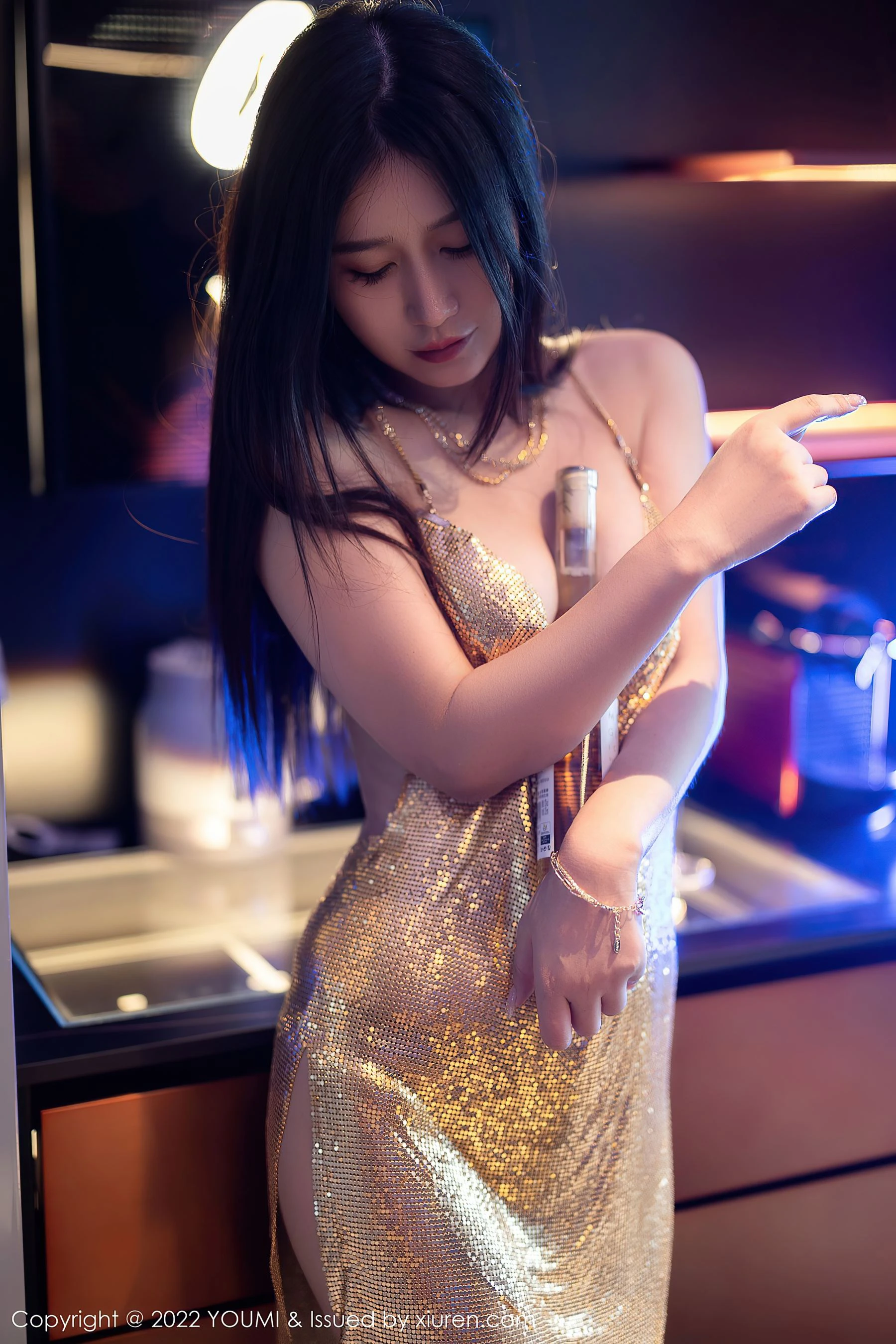 图片[5]-尤蜜荟 VOL.823 laura阿姣 吊带裙美腿-COS写真在线网